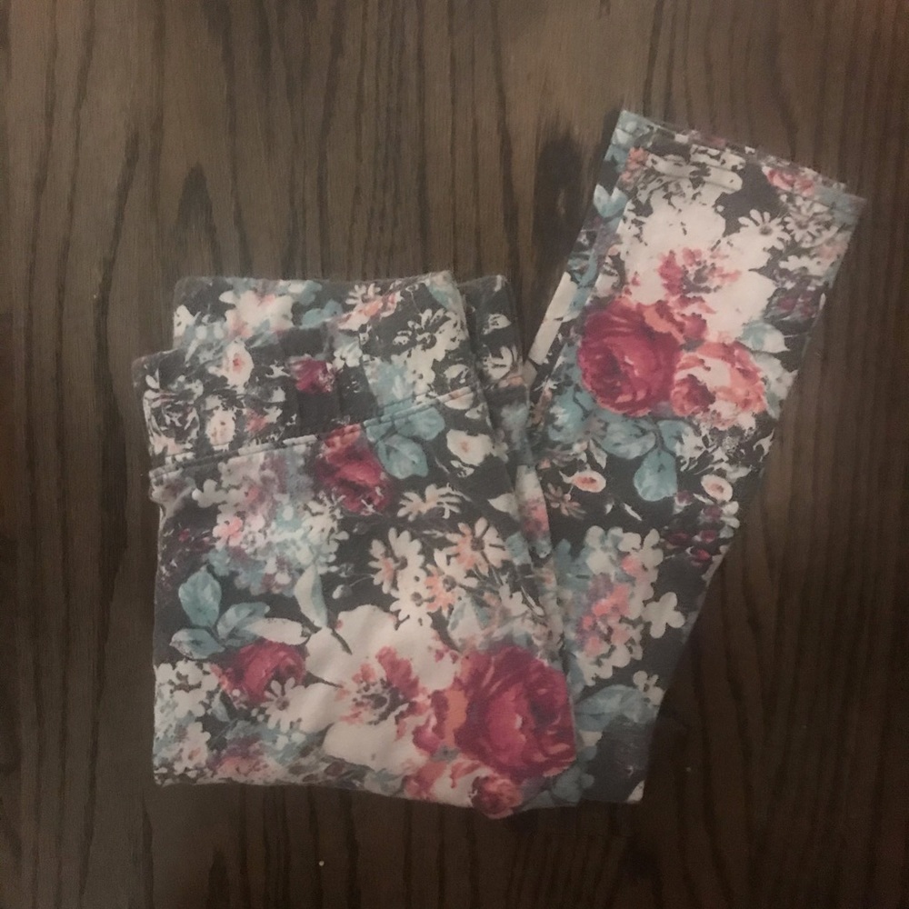 American Eagle Hi-Rise Floral Leggings